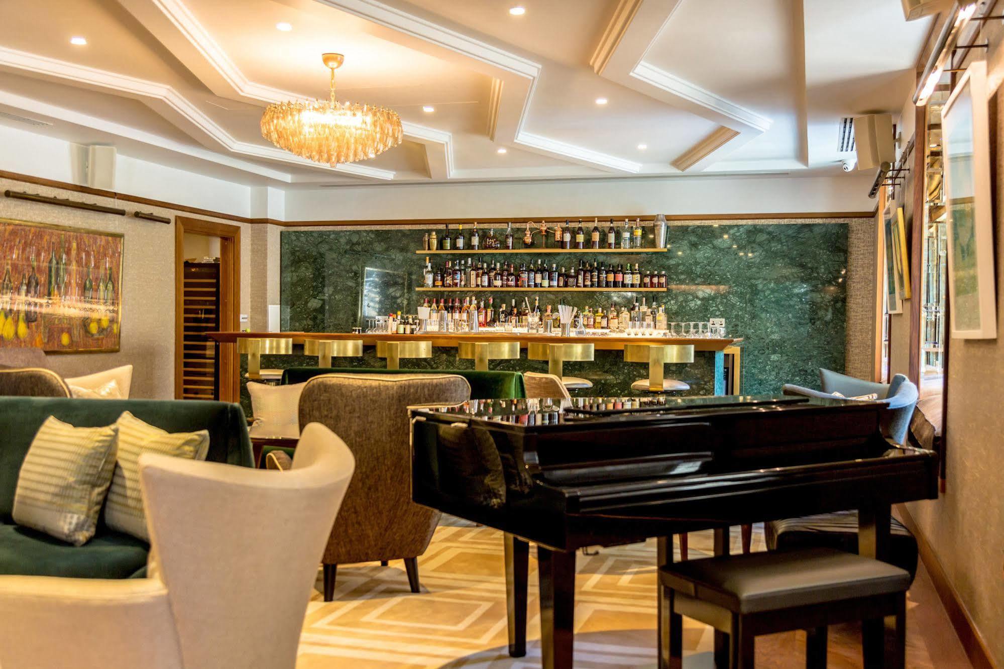 Devonshire Club & Hotel London Exterior photo
